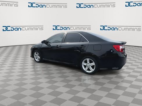 Used 2014 Toyota Camry SE image 6