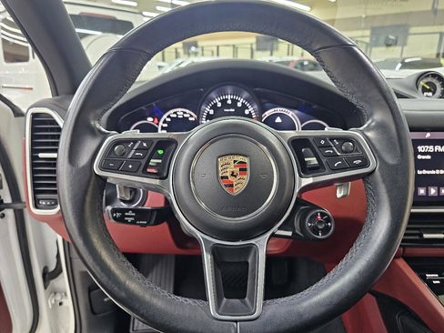 Used 2020 Porsche Cayenne E-Hybrid image 32