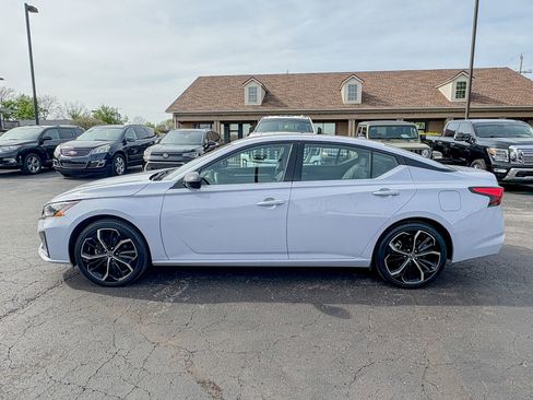 Used 2024 Nissan Altima 2.5 SR image 5
