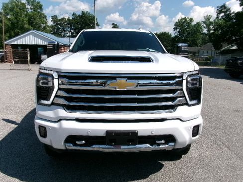 Used 2024 Chevrolet Silverado 2500 High Country w/ High Country Premium Package AWD/4WD image 9