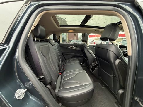 Used 2023 Lincoln Nautilus Reserve image 29