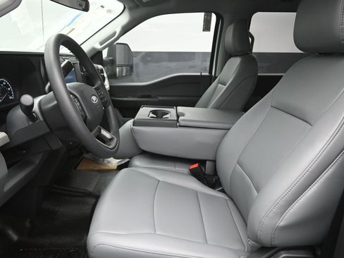 New 2025 Ford F250 XL w/ XL Off-Road Package image 18