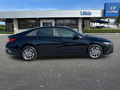 New 2026 Hyundai Elantra Blue image 9
