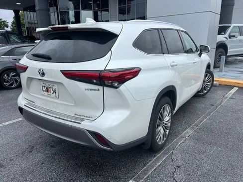 Used 2022 Toyota Highlander Platinum AWD/4WD image 4