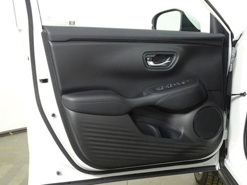 Used 2025 Honda HR-V LX image 15