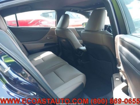 Used 2025 Lexus ES 300h w/ Premium Package image 12