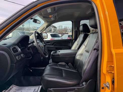 Used 2011 Chevrolet Suburban 2500 image 25