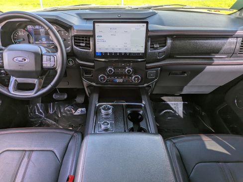 Used 2022 Ford Expedition Limited AWD/4WD image 13