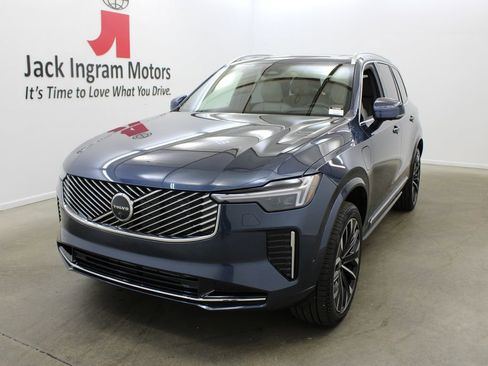 New 2026 Volvo XC90 T8 Ultra w/ Protection Package Premier AWD/4WD image 2