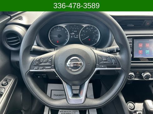 Used 2020 Nissan Kicks S image 14