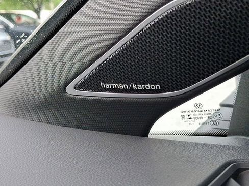 Used 2022 Volkswagen Golf R AWD/4WD image 25