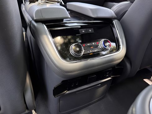 Used 2019 Lincoln Navigator Reserve AWD/4WD image 21