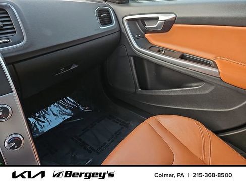 Used 2017 Volvo S60 T5 Inscription Platinum image 27