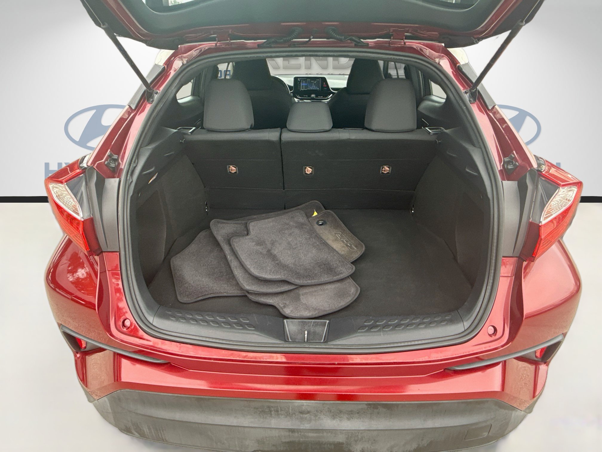 Used 2018 Toyota C-HR XLE FWD image 23