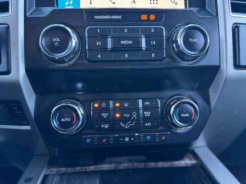 Used 2019 Ford F350 Lariat w/ Lariat Ultimate Package image 19