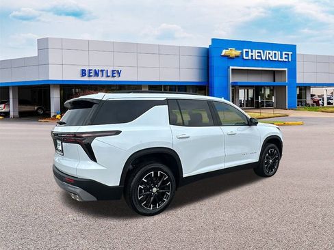 New 2026 Chevrolet Traverse LT w/ Sun and Wheel Package image 5