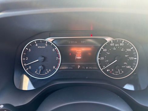 Used 2024 Nissan Rogue SV image 19