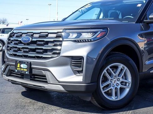 Certified 2025 Ford Explorer Active AWD/4WD image 3