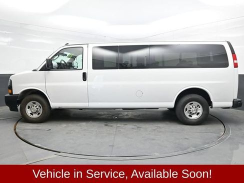 Used 2024 Chevrolet Express 3500 LS RWD image 4