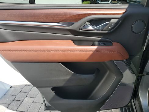 Used 2023 GMC Yukon Denali Ultimate image 11