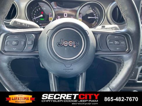 Used 2023 Jeep Wrangler Unlimited w/ Sun & Screen Package AWD/4WD image 17