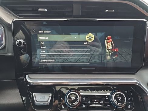 Used 2024 GMC Sierra 3500 Denali Ultimate image 16