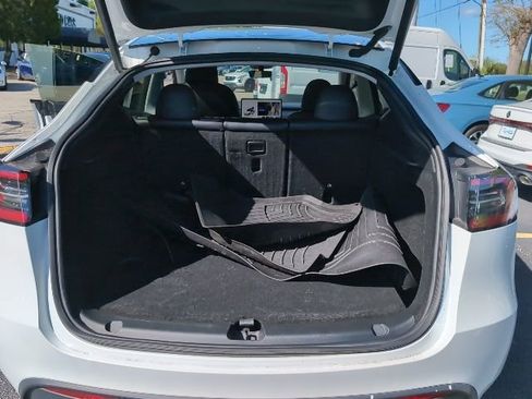 Used 2024 Tesla Model Y Long Range image 25