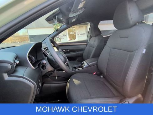 Used 2023 Hyundai Santa Cruz SE image 18