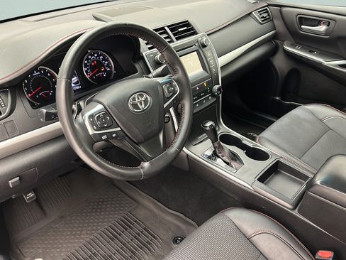 Used 2016 Toyota Camry SE FWD image 12
