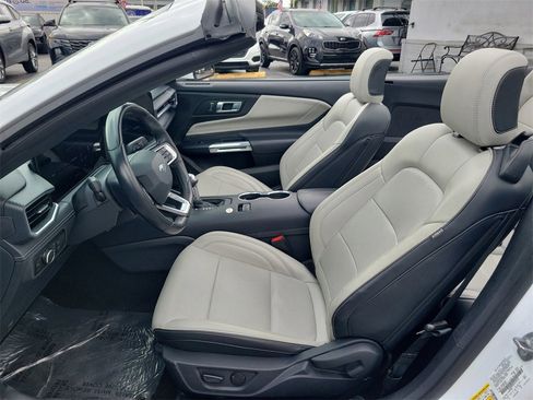 Certified 2025 Ford Mustang Premium image 8
