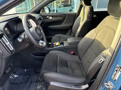 Used 2023 Volvo C40 P8 Recharge Plus AWD/4WD image 6