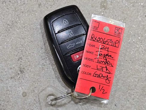 Used 2024 Toyota Tundra Limited AWD/4WD image 33