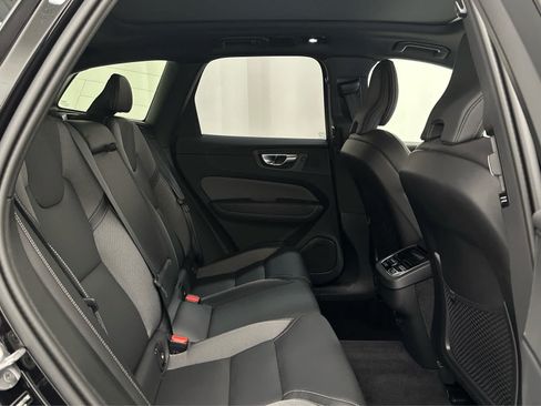 Used 2025 Volvo XC60 B5 Ultra w/ Climate Package AWD/4WD image 21