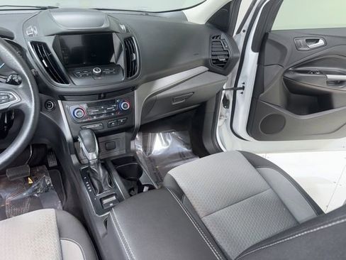 Used 2019 Ford Escape SE image 22