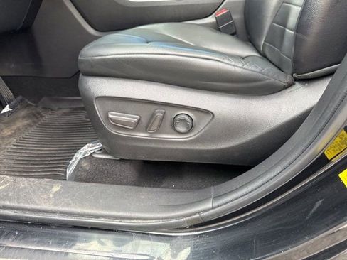Used 2022 Toyota Highlander XLE AWD/4WD image 9