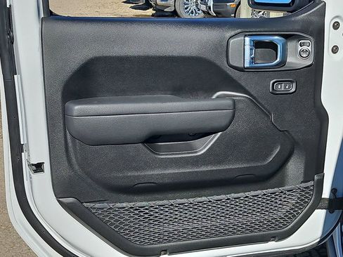 New 2025 Jeep Wrangler Unlimited Rubicon w/ Convenience Group image 31