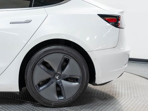 Used 2019 Tesla Model 3 Long Range image 10