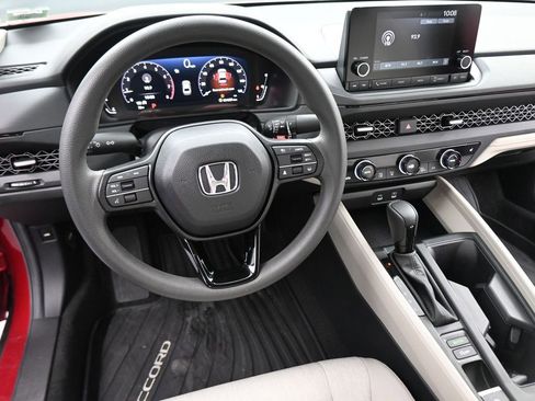 Used 2025 Honda Accord SE image 39