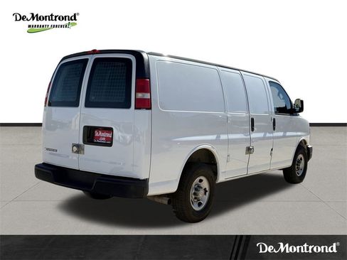 Used 2009 Chevrolet Express 2500 image 5