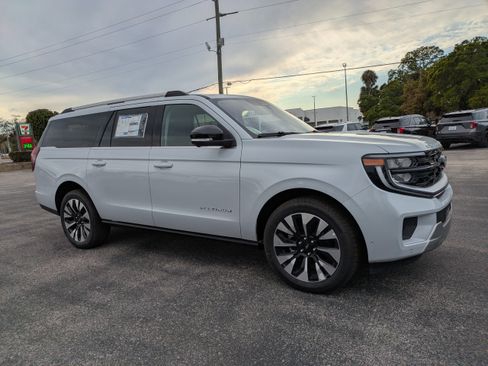 New 2025 Ford Expedition Max Platinum w/ Driver's Package image 2