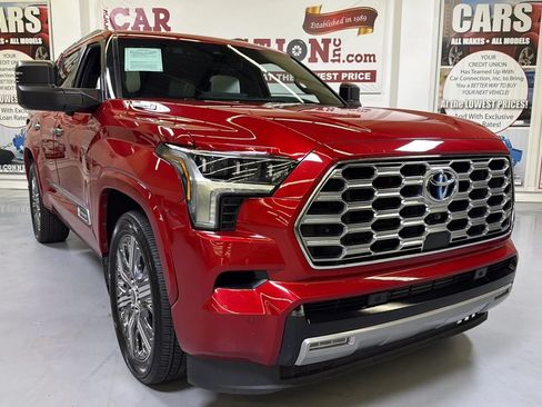 Used 2023 Toyota Sequoia Capstone AWD/4WD image 14