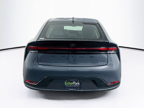Used 2025 Toyota Prius LE FWD image 7