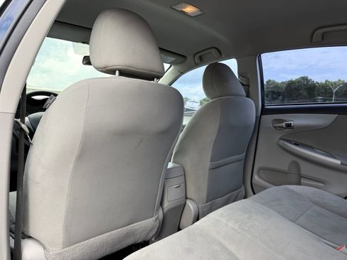 Used 2013 Toyota Corolla LE FWD image 17