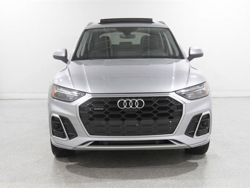 Used 2023 Audi Q5 2.0T Premium Plus w/ Premium Plus Package AWD/4WD image 2