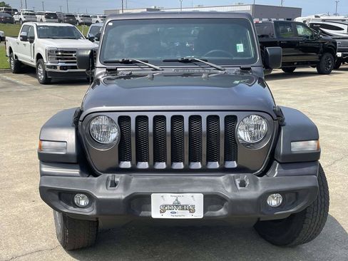 Used 2018 Jeep Wrangler Unlimited Sport AWD/4WD image 8