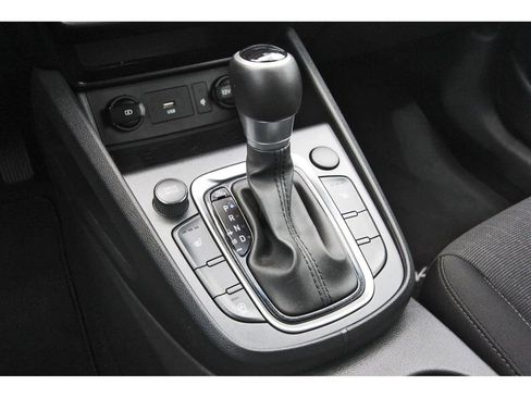 Certified 2022 Hyundai Kona SEL w/ Convenience Package FWD image 31