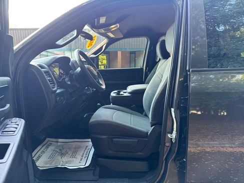 Used 2024 RAM 2500 Tradesman w/ Chrome Appearance Group AWD/4WD image 9