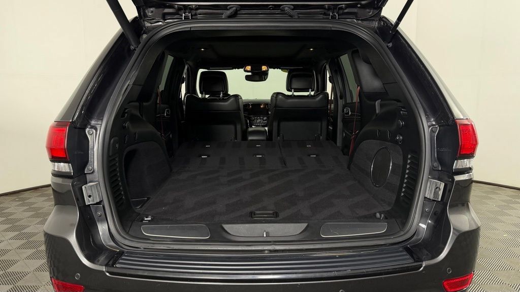 Used 2020 Jeep Grand Cherokee SRT AWD/4WD image 11