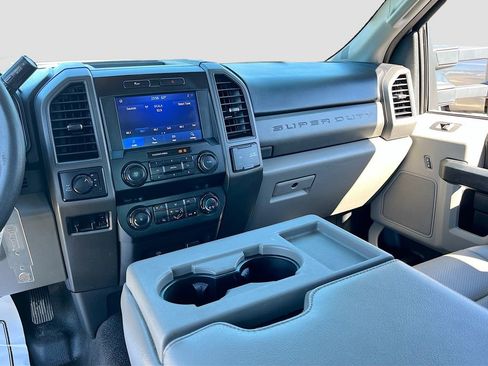Used 2020 Ford F250 XL w/ Power Equipment Group image 21
