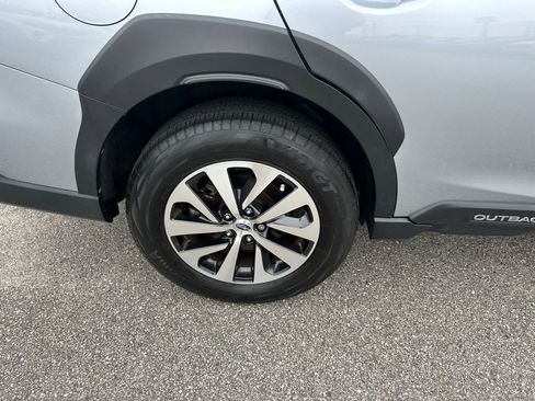 Used 2023 Subaru Outback Premium image 5